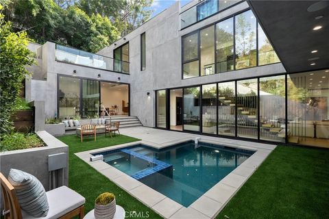 3670 Buena Park Drive Studio City CA 91604