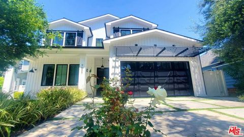 Photo of 9607 Kirkside Road, Los Angeles, CA 90035 (MLS # 25613163) Photo of 9607 Kirkside Road, Los Angeles, CA 90035 (MLS # 25613163)