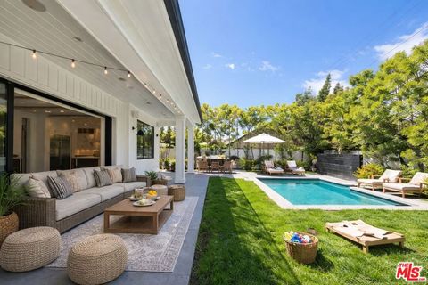 Photo of 9607 Kirkside Road, Los Angeles, CA 90035 (MLS # 25613163)