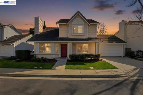 Photo of 5410 Buckner Ter Ter, Fremont, CA 94555 (MLS # 41132244)