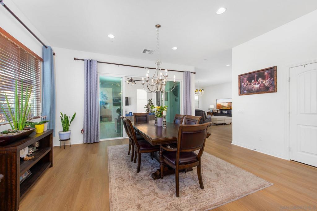 1818 Santa Christina Ave