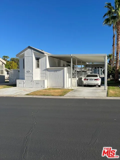 MLS: 26985085