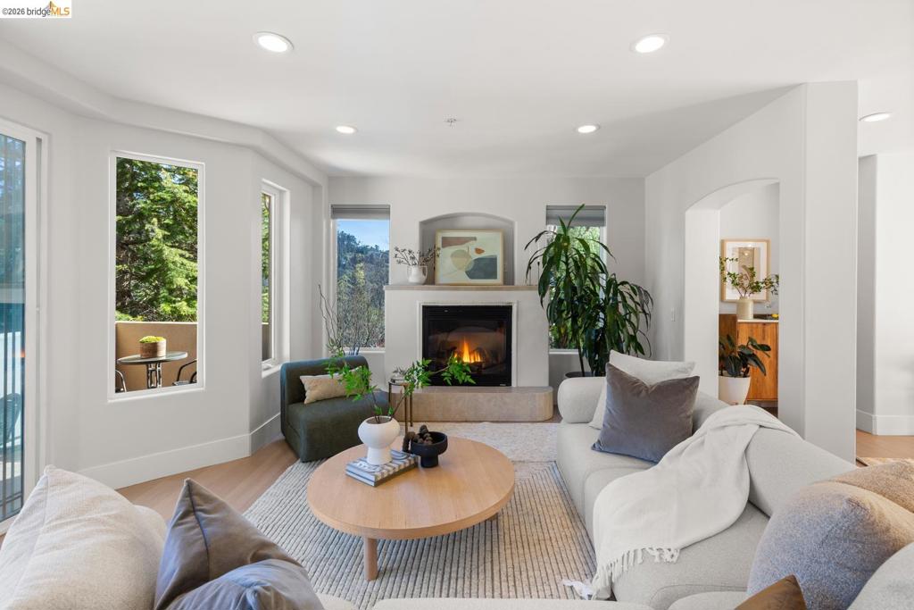 6839 6839 Sherwick Dr