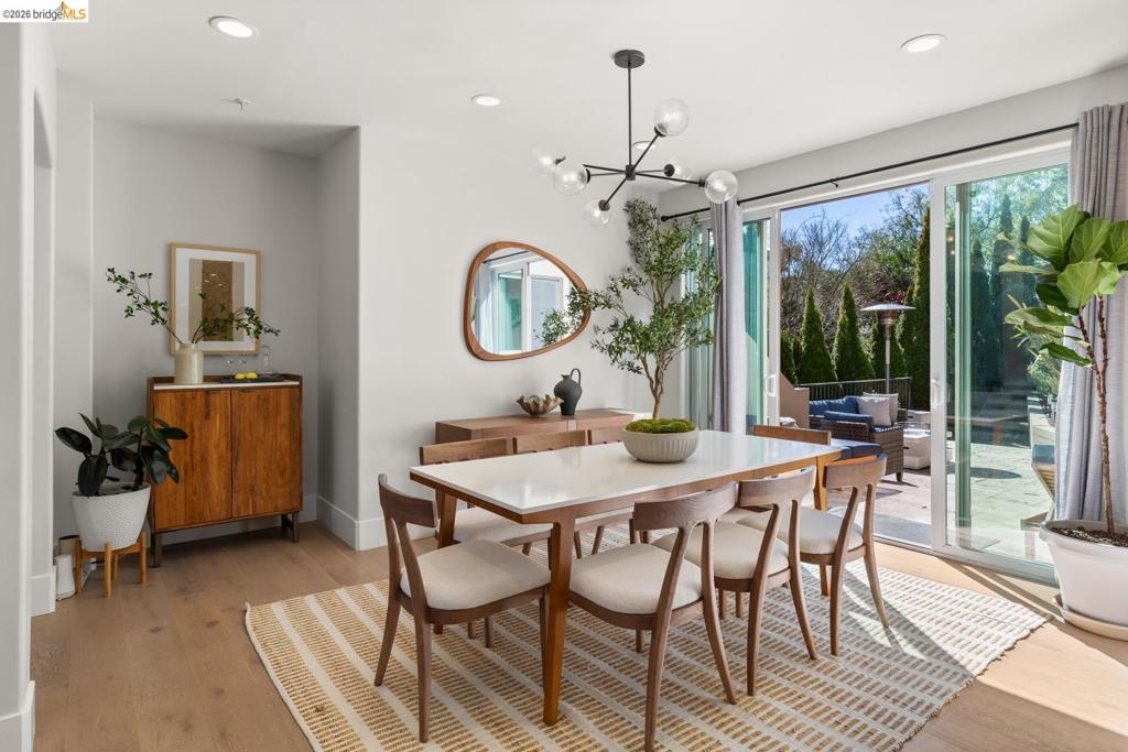 6839 6839 Sherwick Dr