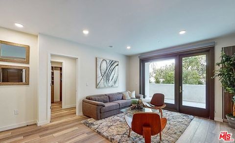 Photo of 1070 S Bedford Street #304, Los Angeles, CA 90035 (MLS # 26656327)