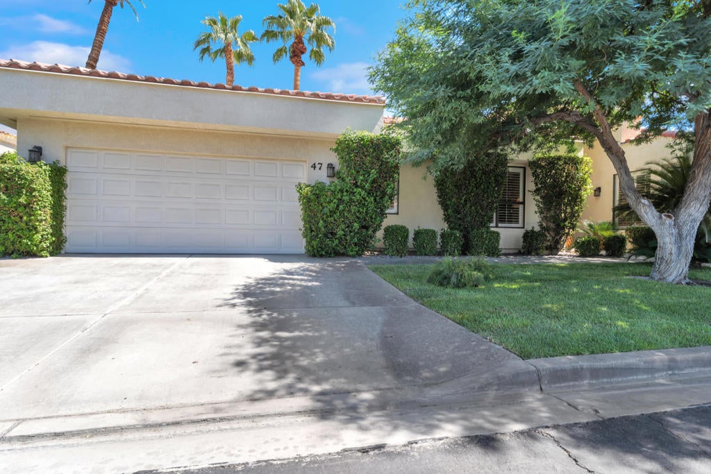 47 Mission Palms Drive E