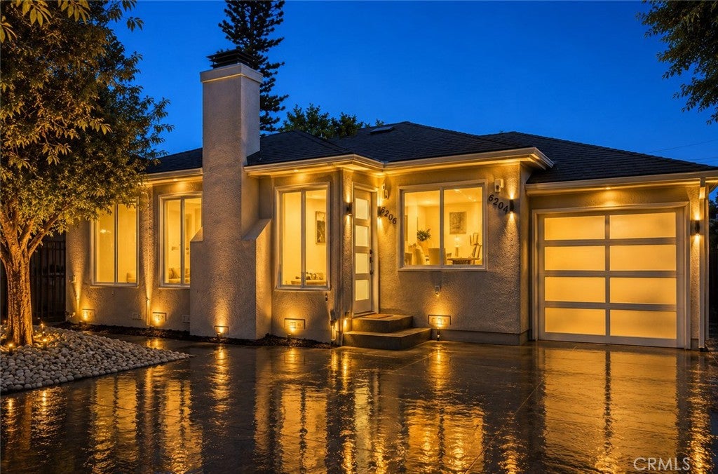 Photo of 6206 Camellia AVE, North Hollywood, CA 91606 (MLS # GD26115199)