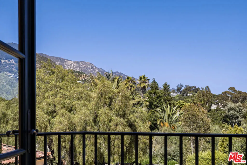 Montecito, California 93108, United States, 5 Bedrooms Bedrooms, ,6 BathroomsBathrooms,Residential,Active,172569