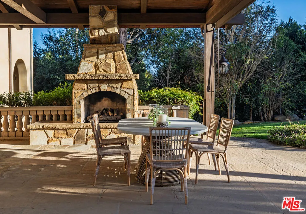 Montecito, California 93108, United States, 5 Bedrooms Bedrooms, ,6 BathroomsBathrooms,Residential,Active,172569