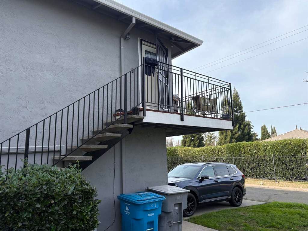 Photo of 110 Del Rio Ct Ct #4, Vacaville, CA 95687 (MLS # 41122879)