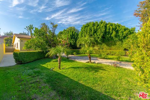 Photo of 5181 Densmore Avenue, Encino, CA 91436 (MLS # 25617875)