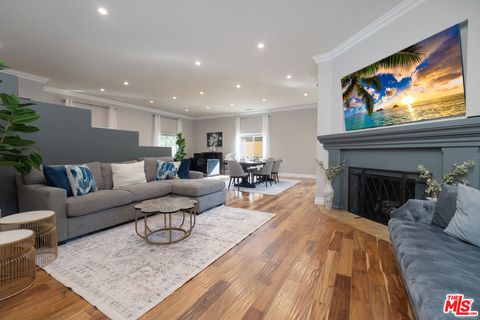 Photo of 5181 Densmore Avenue, Encino, CA 91436 (MLS # 25617875)