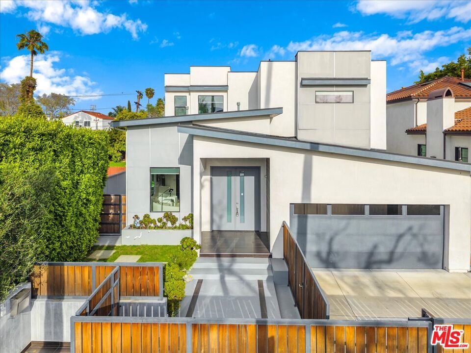 616 N Fuller Avenue