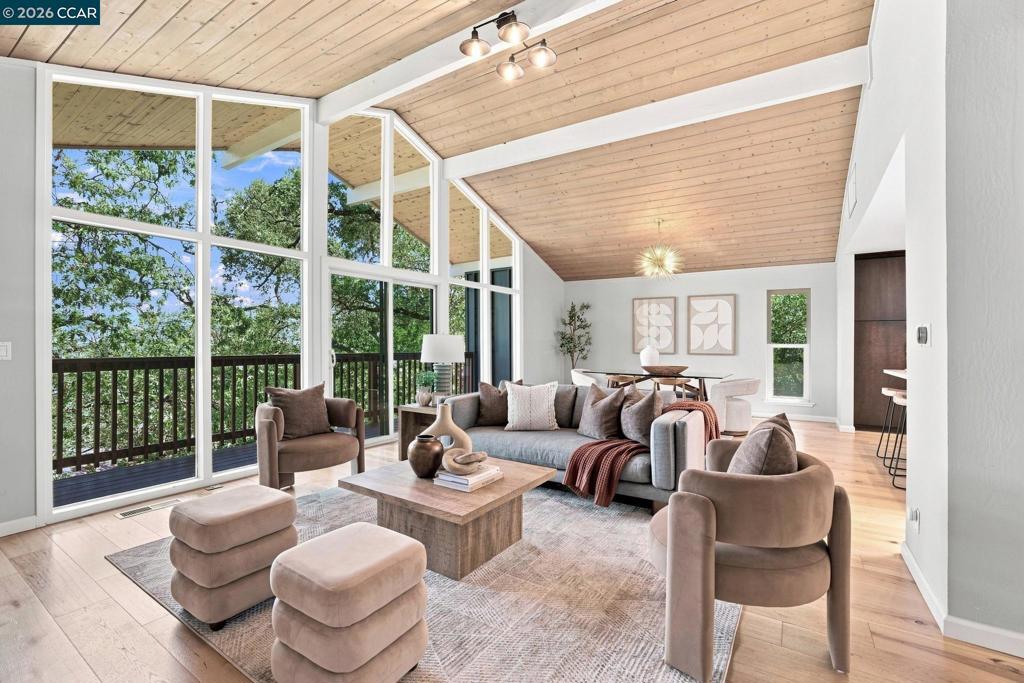 859 Mountain View Dr