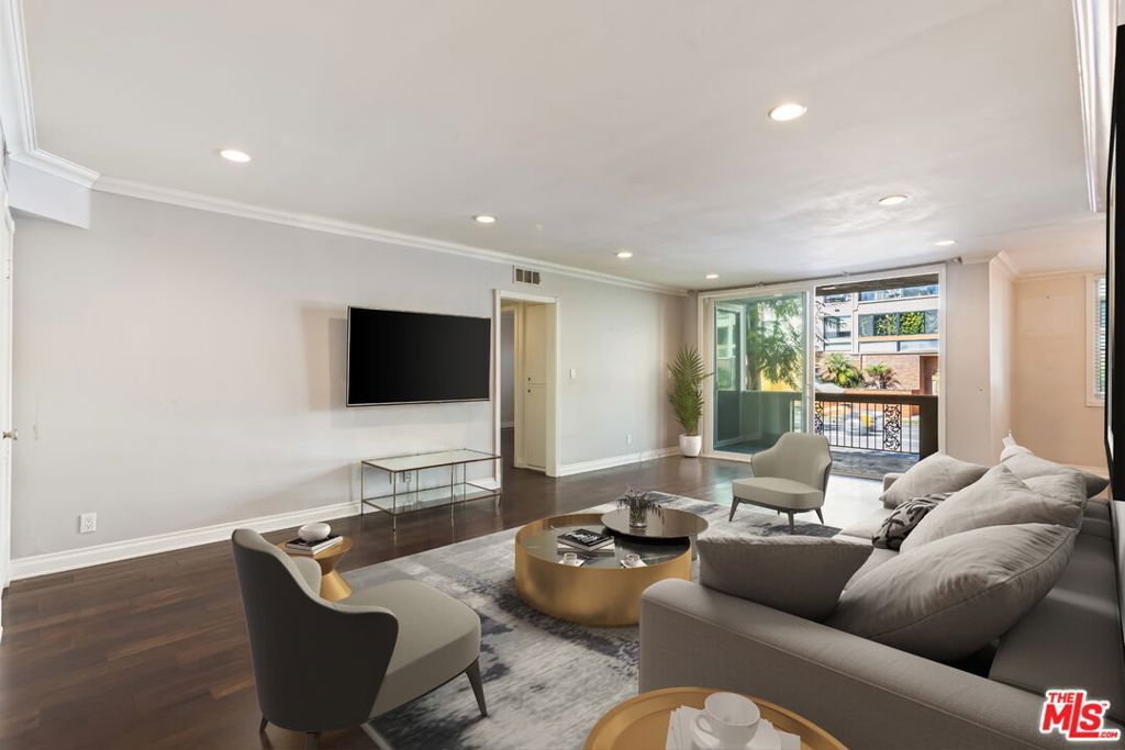 Photo of 11970 Montana Avenue #108, Los Angeles, CA 90049 (MLS # 25608495)