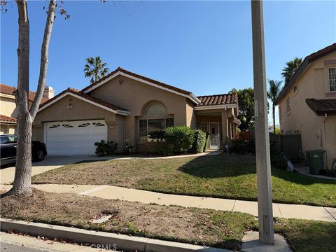 Photo of 430 Fresh Meadows Rd, Simi Valley, CA 93065 (MLS # CV26021579)