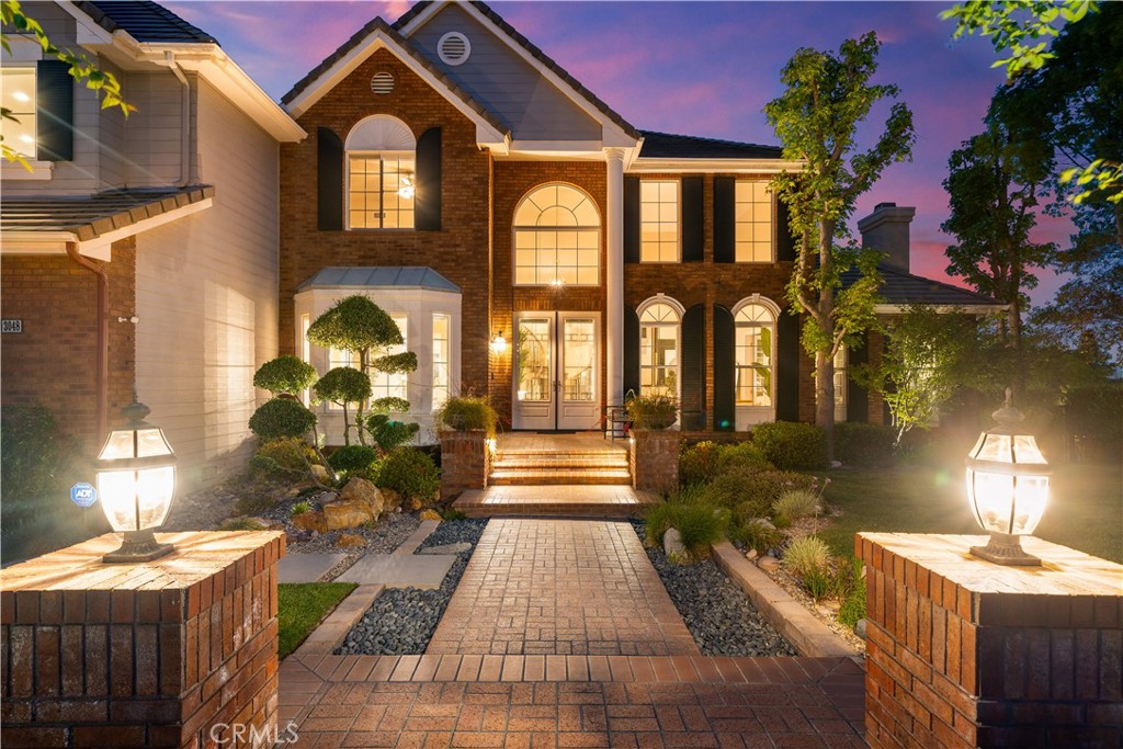 3048 Street Of The Chimes