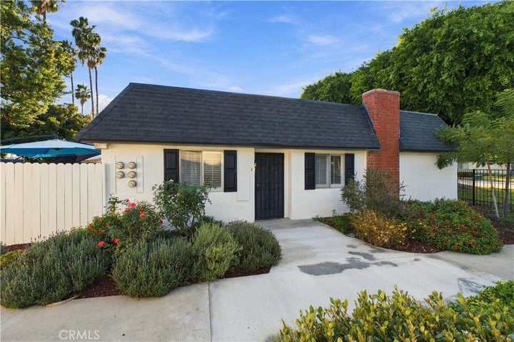 Photo 1 of 19 — 1340 Victoria J, Fullerton, CA 92831