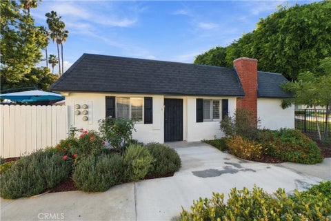 Photo of 1340 Victoria DR #J, Fullerton, CA 92831 (MLS # CV26213538)