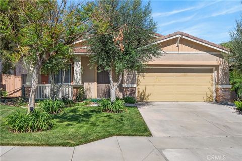 Photo of 32795 Santa Cruz, Lake Elsinore, CA 92530 (MLS # IV26066152)