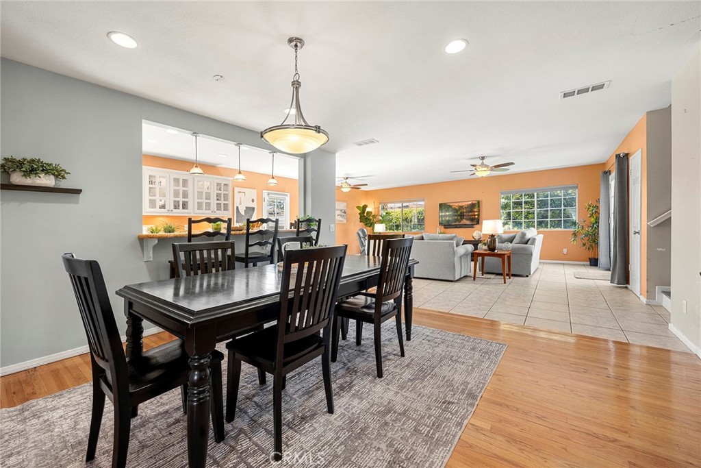 1835 W Chateau