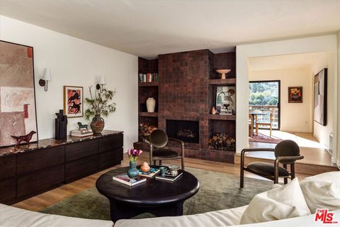 Photo of 4249 Torreon Drive, Woodland Hills, CA 91364 (MLS # 26637921)