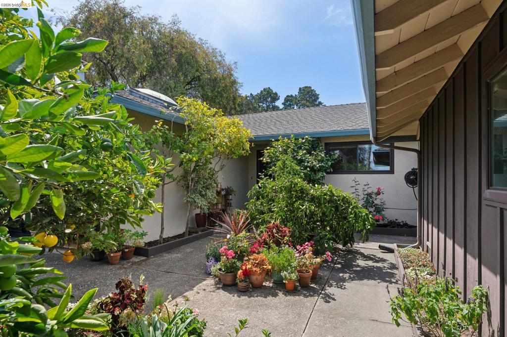 904 View Drive
