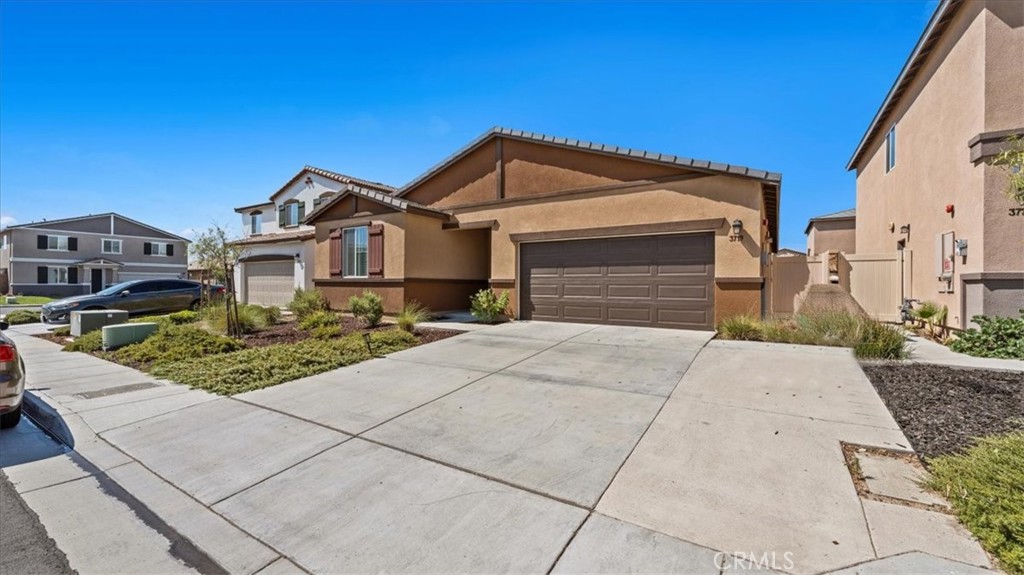3719 W Vinas Lane