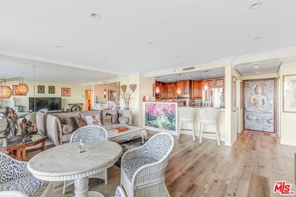 2170 Century Park East 910