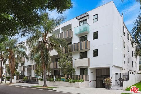 Photo of 129 Kings #PH4, Los Angeles, CA 90048 (MLS # 26654279)