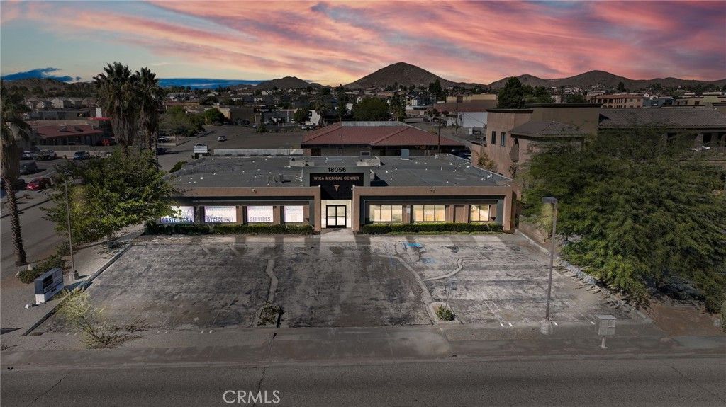 Photo of 18056 Wika Rd, Apple Valley, CA 92307 (MLS # HD25238068)