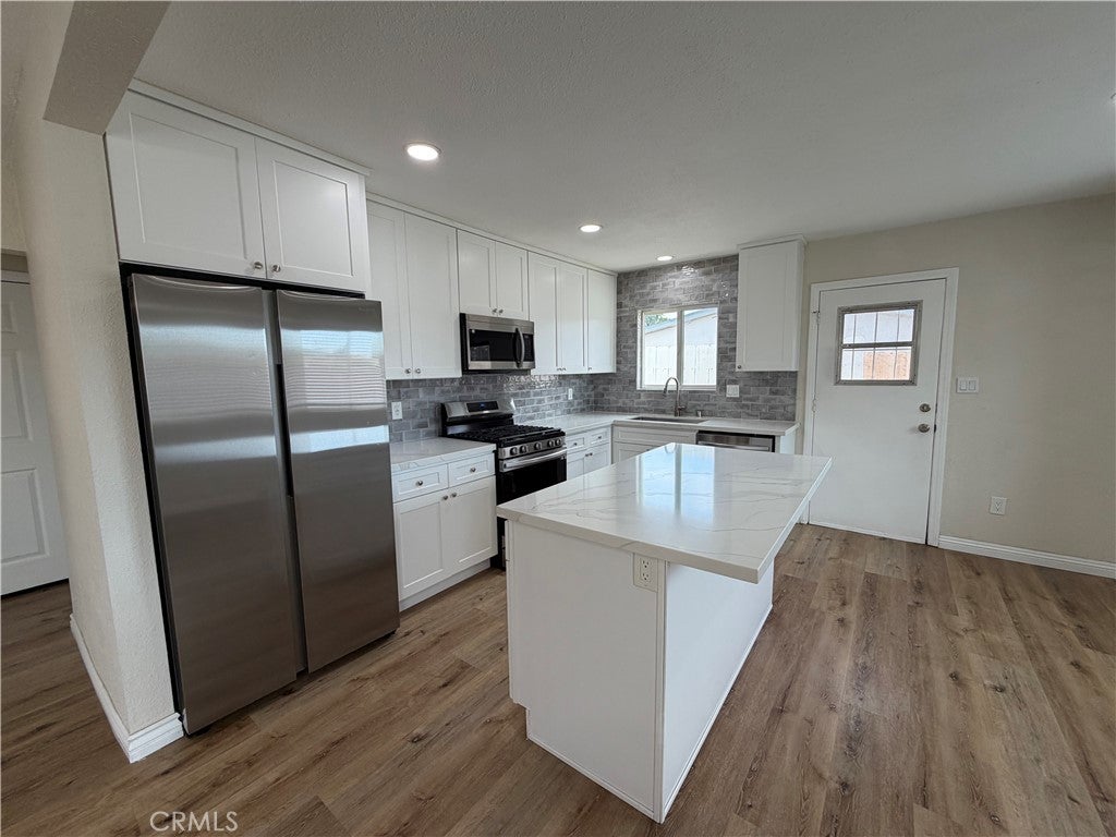 1411 flag lane