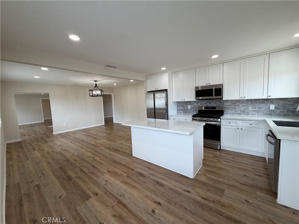 1411 flag lane