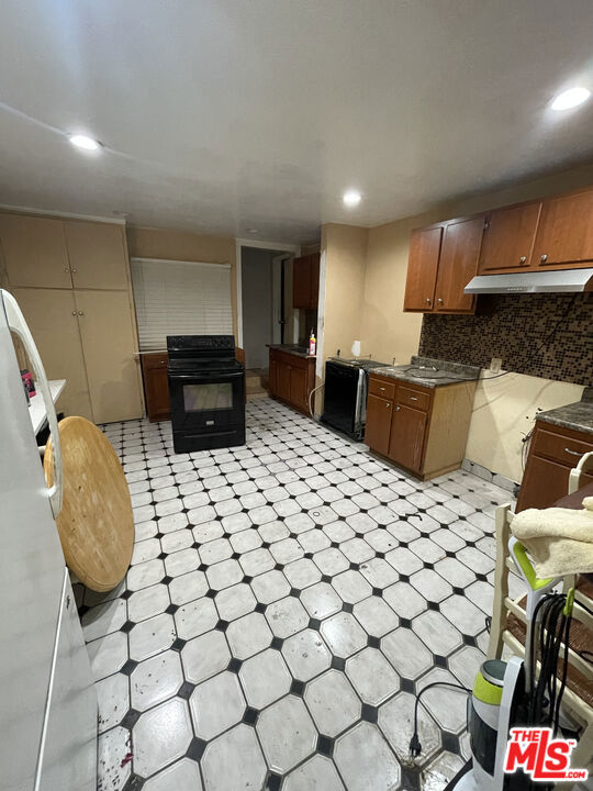 9734 Als Drive