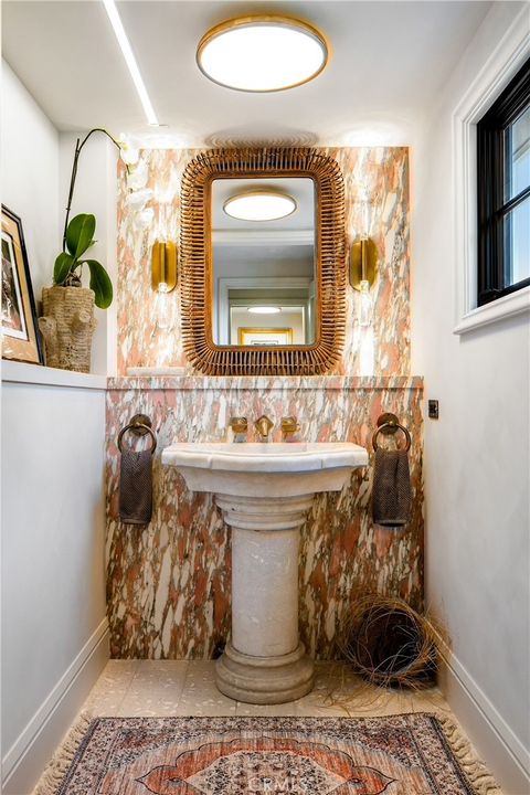 2040 Ocean Way Laguna Beach CA 92651