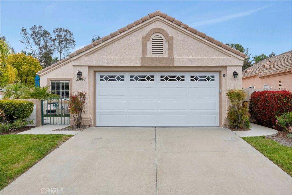 23863 Via Pamilla