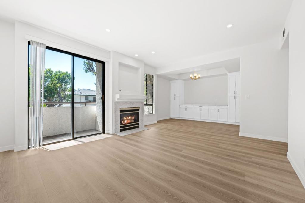 Properties 3 910 S Bedford Street 102