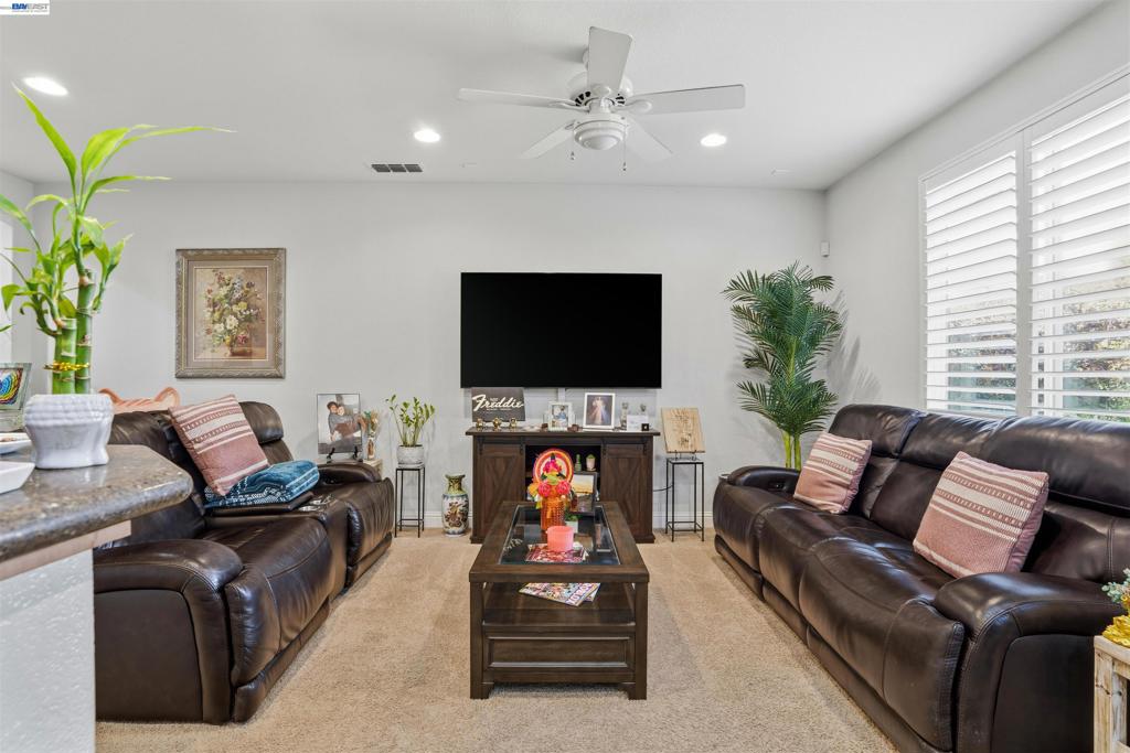 2336 Shadow Berry Dr