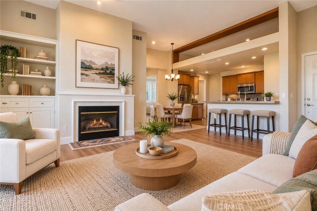 3301 Ladrillo Aisle