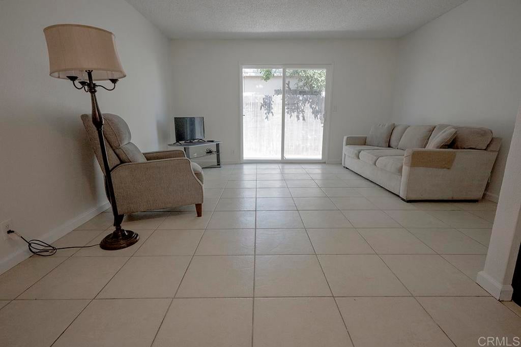 355 Calle Mariposa