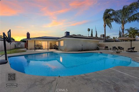 Photo of 6621 Vancouver Drive, Bakersfield, CA 93309 (MLS # SR26133298)