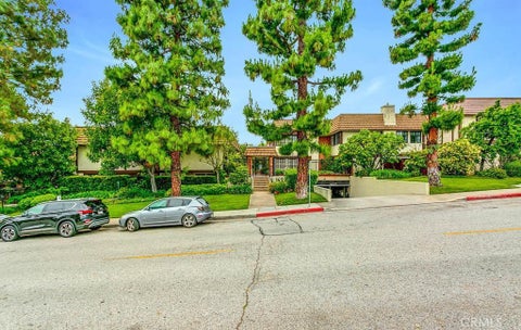 Photo of 1429 Valley View Road #18, Glendale, CA 91202 (MLS # GD26214046)