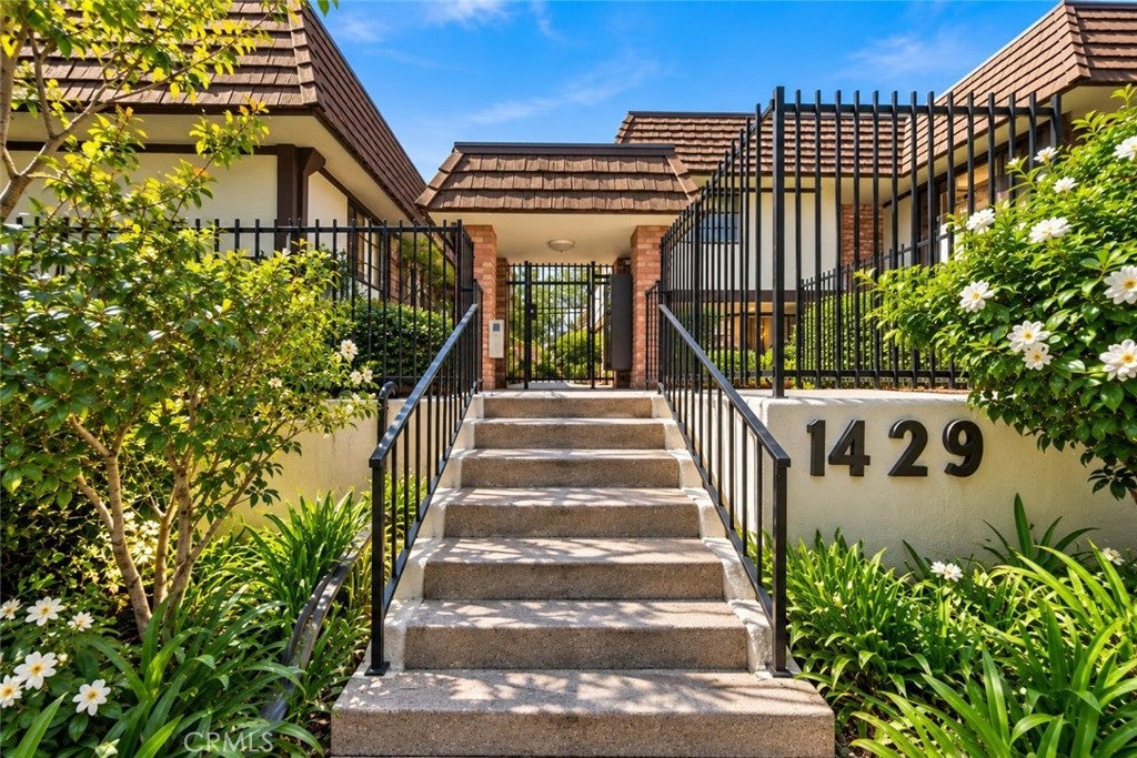 1429 Valley View Road 18
