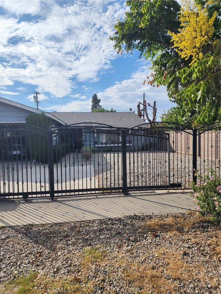 10883 Vinedale ST, Sun Valley CA 91352