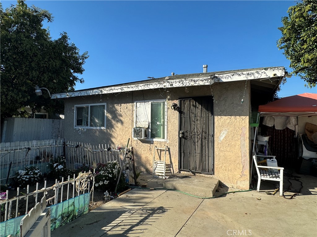 One Bedroom, One Bathroom Pomona Apartment with Washer and Dryer Hookups in Unit
(Please Note: Pictures shown are from a similar unit on the property and do not reflect exact design/layout. Pictures will be updated upon completion of remodeling. We DO NOT post on Craigslist or Facebook! If you find this listing fraudulently posted on Craigslist or Facebook, please flag and report the listing immediately)
Located on the ground floor with no other unit above, this One Bedroom, One Bathroom Apartment in Pomona includes a large open floor plan and a spacious living room with tile flooring throughout. Ample closet space is provided in the bedroom, along with additional storage cabinets in the hallway. A small private patio area is included.
Conveniently located in the heart of Pomona, CA with neighboring restaurants and quick and easy access to the 10 Freeway.
-Utilities Included: Water and Sewer, Trash (Tenant Responsible for Electricity, Gas)
-Appliances Included: Heater (Stove, Refrigerator, A/C Not included)
-Parking: One assigned parking space
-Security Deposit: One Months Rent (Looking for credit score of 650 and above with total monthly income at least 3 times the monthly rent)
-Laundry: Washer and Dryer Hookups In Unit (Washer and Dryer Appliances Not Included)
-Pet Policy: No Pets Allowed
-Maximum number of occupants: 2
-One year lease minimum
