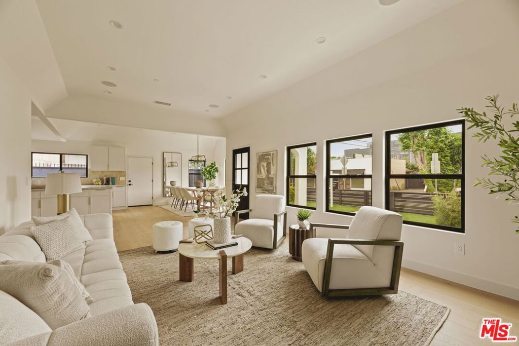 Photo of 2370 Kelton Avenue, Los Angeles, CA 90064 (MLS # 26644511)