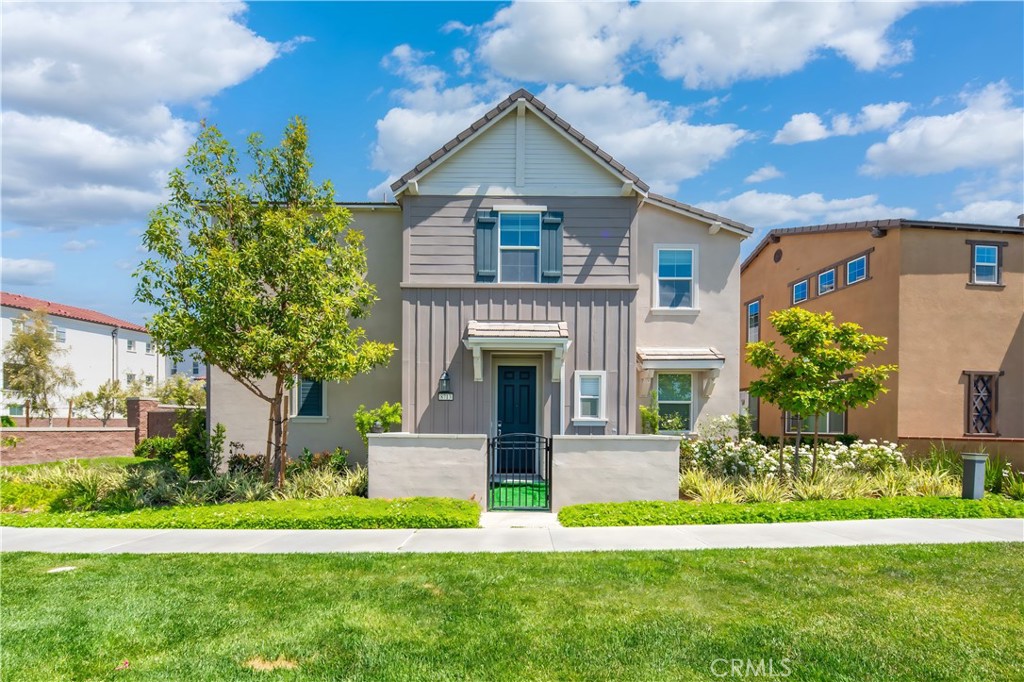 8713 Roving Place