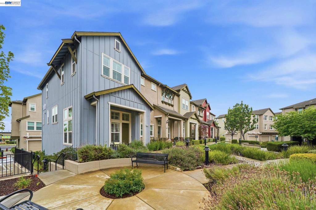 3941 Portola Cmn 4