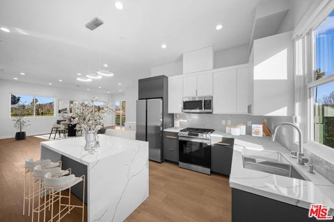 Photo of 13846 Moorpark Street #202, Sherman Oaks, CA 91423 (MLS # 26704023)