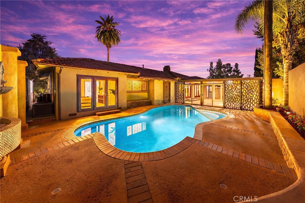 1029 Burnell Oaks Lane